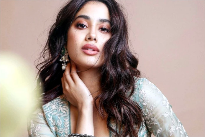 Janhvi Kapoor: celebrity in kurti