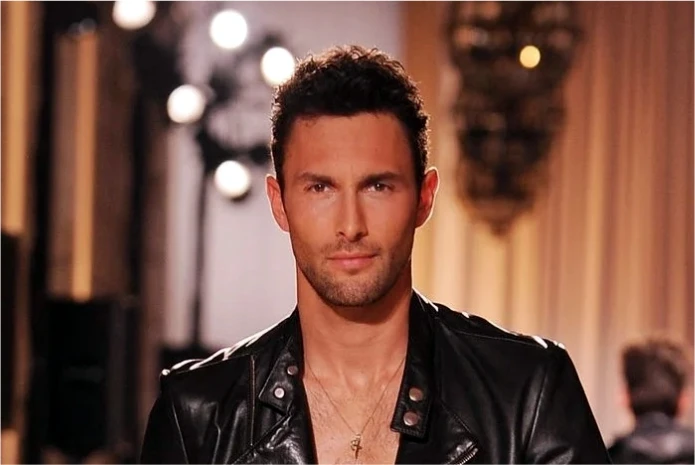 Noah Mills