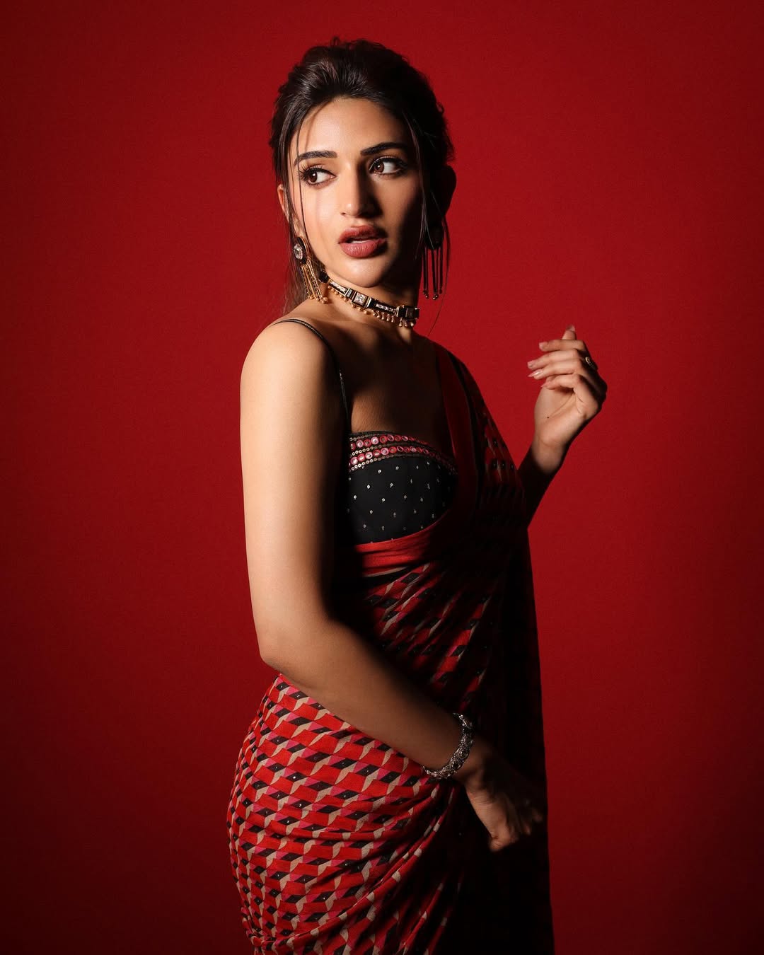 sreeleela wallpaper image in classic red and black saree