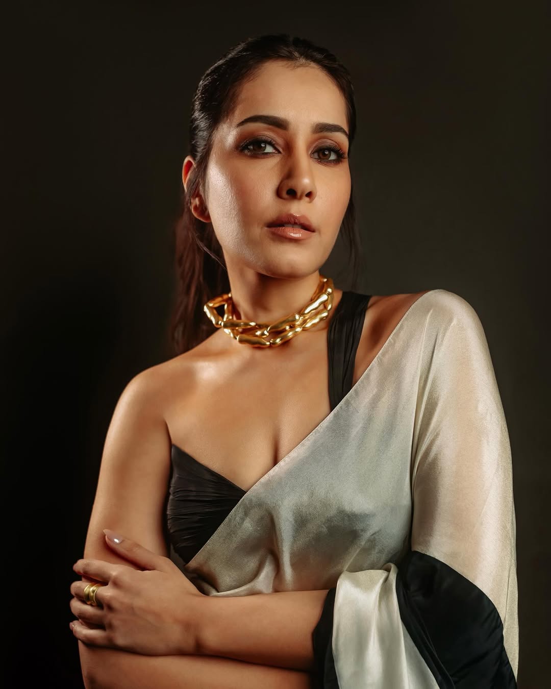 Rashi Khanna black saree elegant beauty 