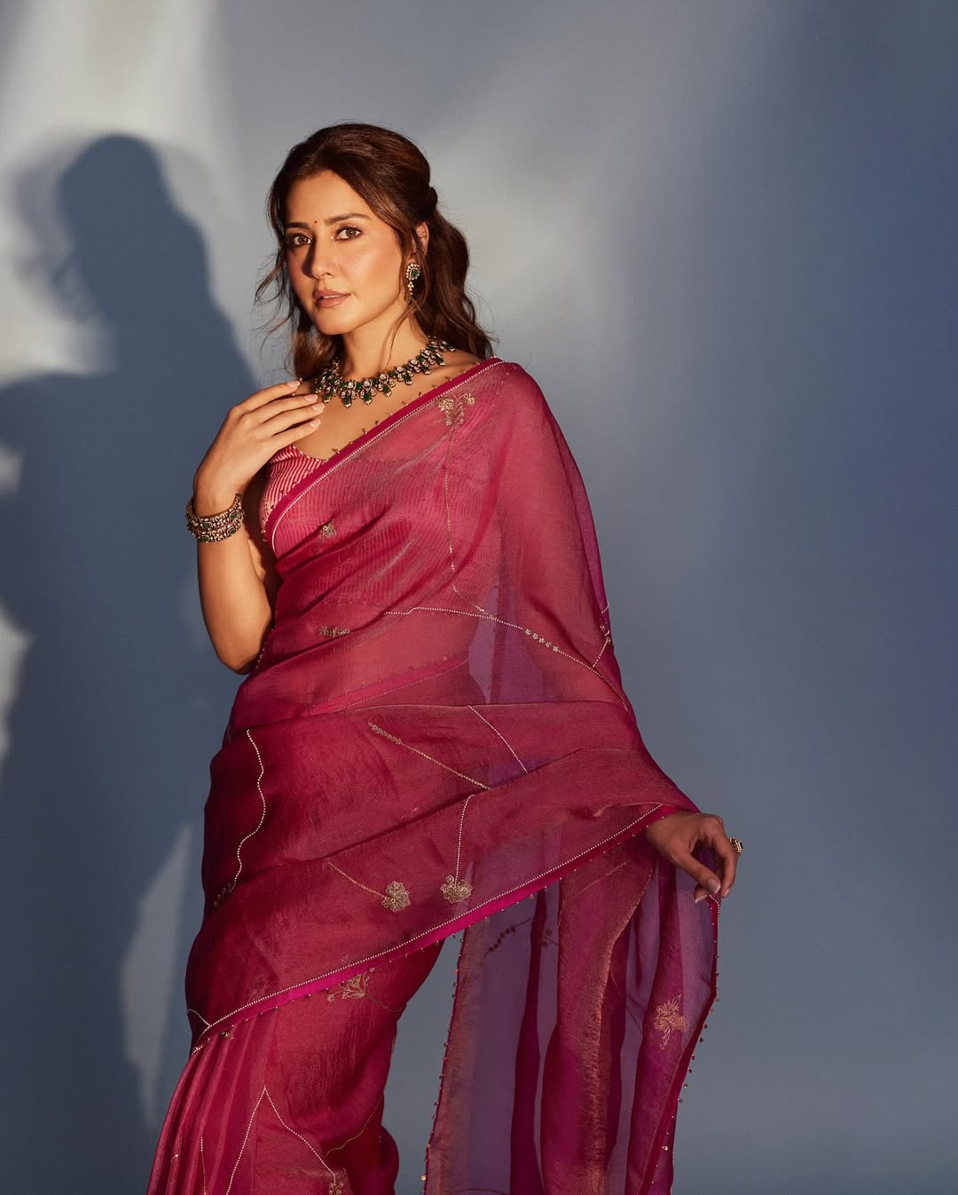 Rashi Khanna in pink saree dark pink