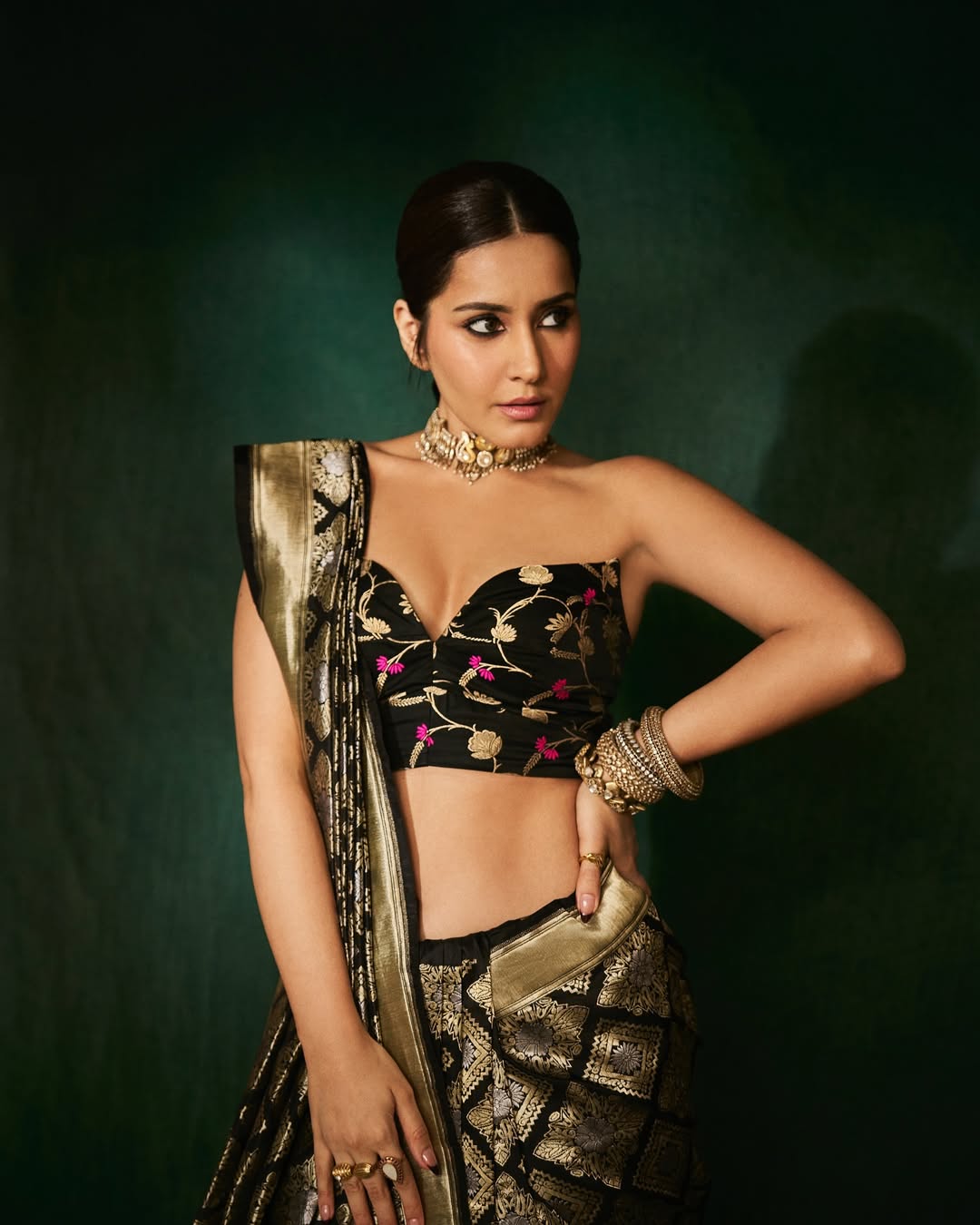 Rashi Khanna in saree navel black saree with golden embroidery 