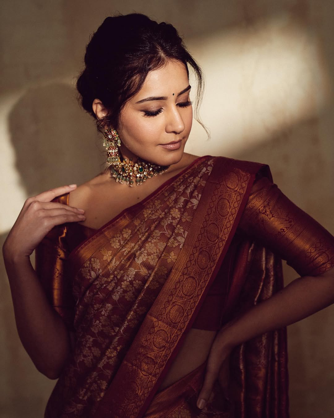 Rashi Khanna in Silk saree South Indian look